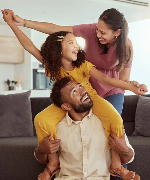 Família reunida em casa